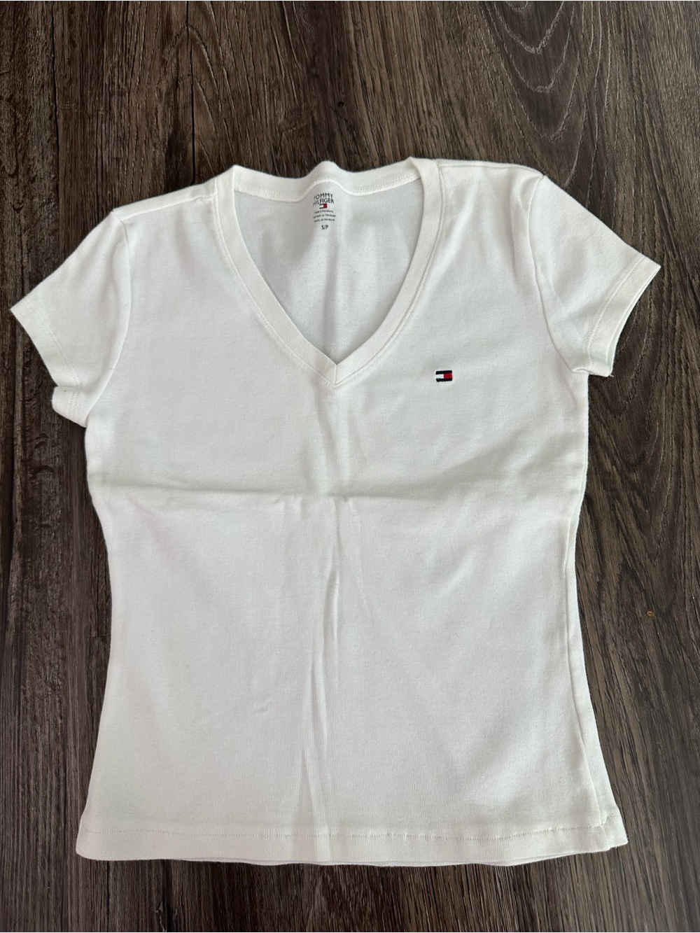 Tommy Hilfiger Women's White V-Neck Short Sleeve Tee